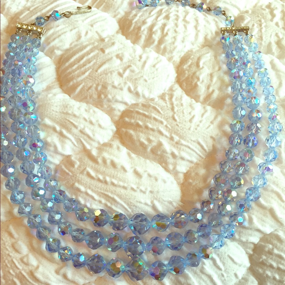 STUNNING aurora borealis vintage costume necklace.